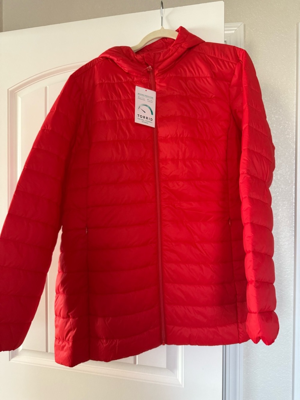 Torrid Nylon Lightweight Fiery Red Packable Hooded Puffer Jacket 1X 14/16 NWT